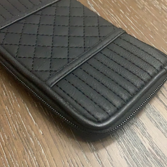 Unbranded black with black brads wristlets - Picture 13 of 16